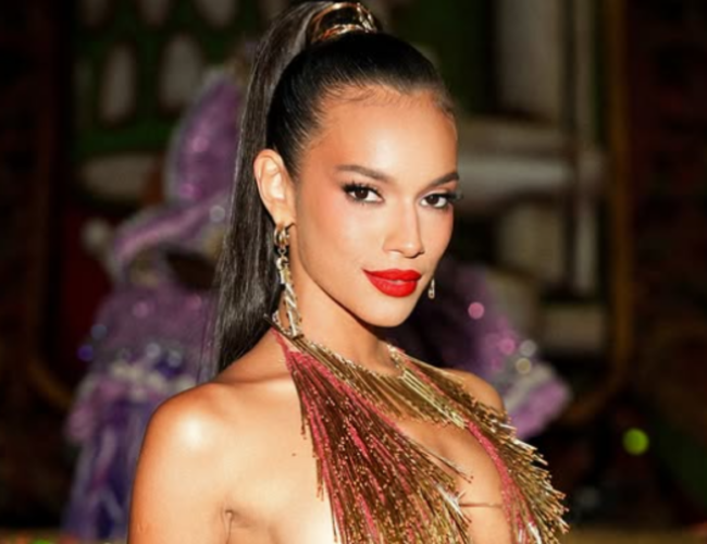 com a solidão: Alane chega desacompanhada ao Baile da Vogue e revela sua apreciação pela própria companhia