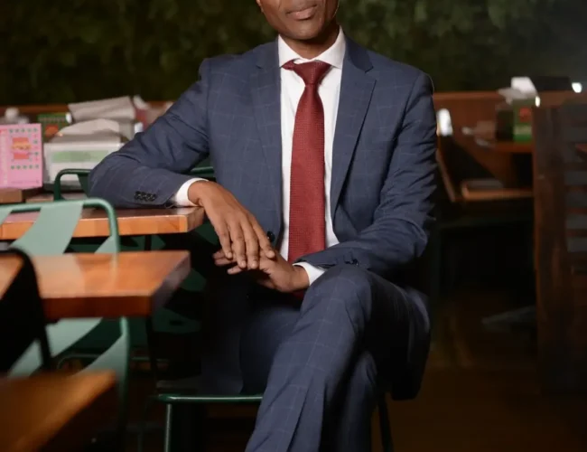Lourival Teixeira assume como primeiro embaixador do The Black Tie Piano Bar em São Caetano do Sul