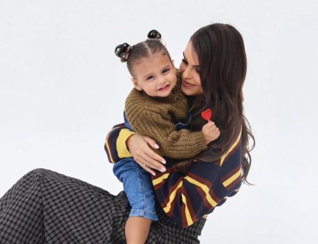 Kimberlly revela as surpresas de lembranças para o aniversário de 2 anos da filha Helena, fruto de sua relação com Neymar