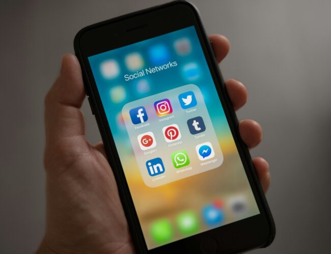 Instagram e Facebook enfrentam problemas técnicos nesta sexta-feira