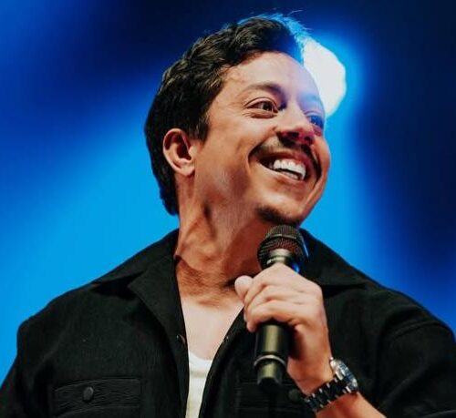 Renato Albani compartilha a surpresa do pai ao anunciar sua carreira como comediante: “Ele ficou irritado