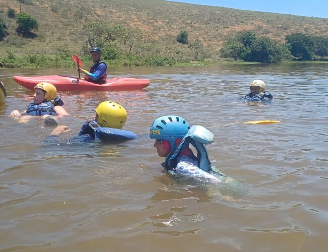 O Guia Definitivo do Rafting: Como Praticar com Segurança e Emoção – por Lucas Soares Fontes