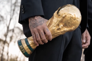 Neymar se diverte com vídeo de inteligência artificial onde interage com suas versões mais jovens