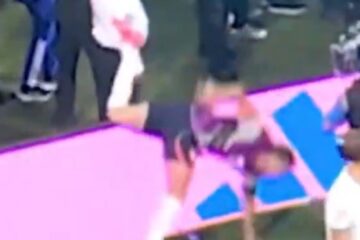 Atacante inglês fratura braço em celebração e fica de fora da Copa