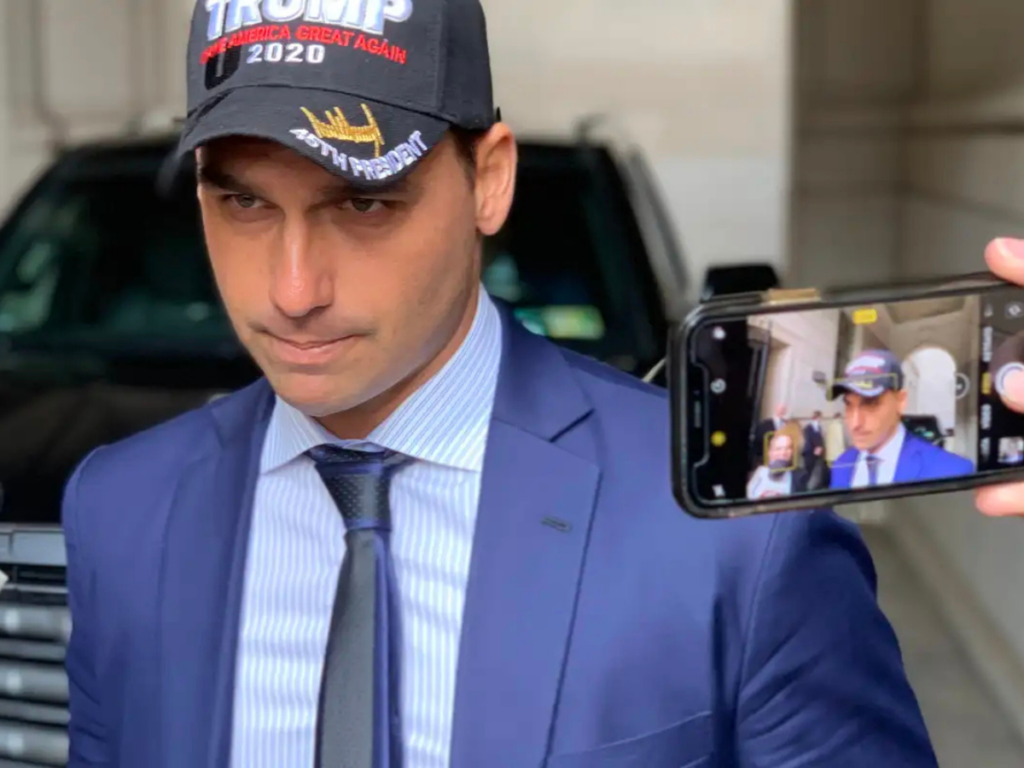 Eduardo Bolsonaro é demitido da Polícia Federal após mais de 30 dias de faltas injustificadas